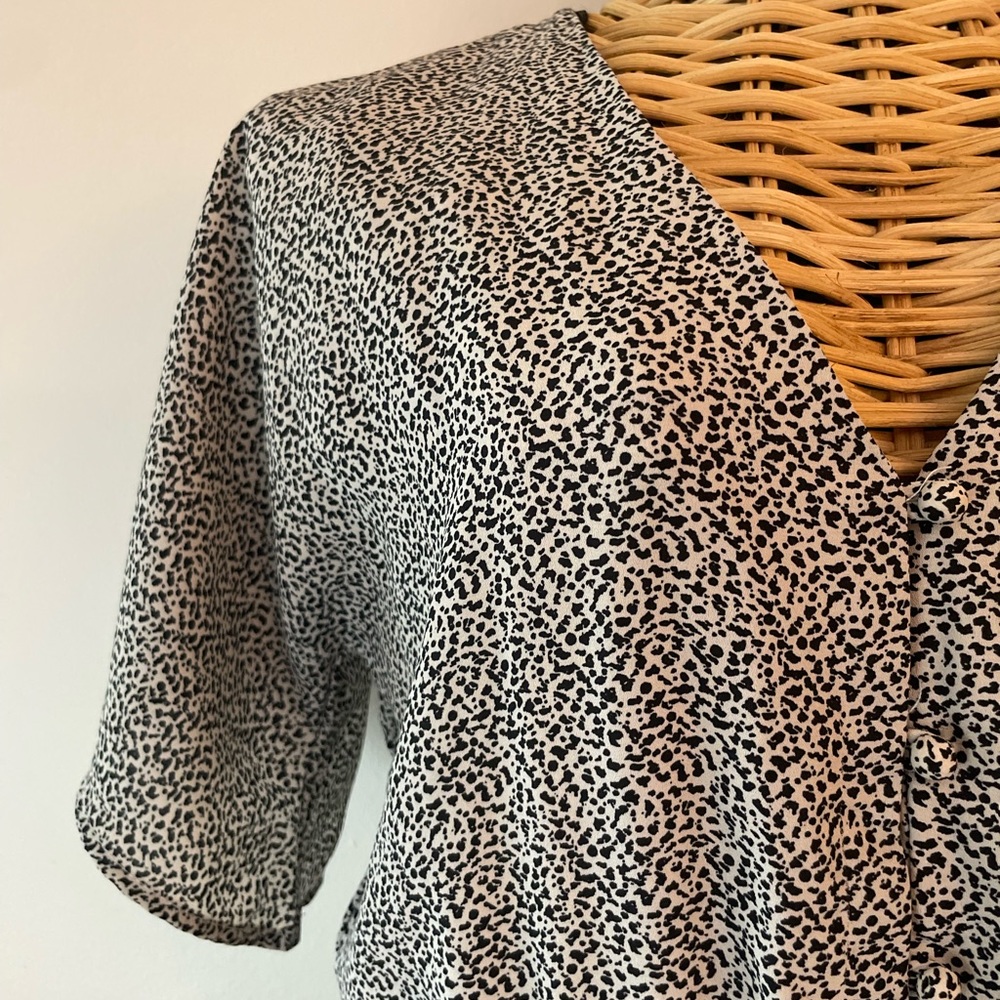 Women’s Size Med Sienna Sky black and white blouse